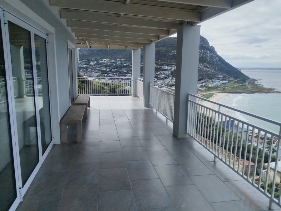 To Let 4 Bedroom Property for Rent in Glencairn Western Cape